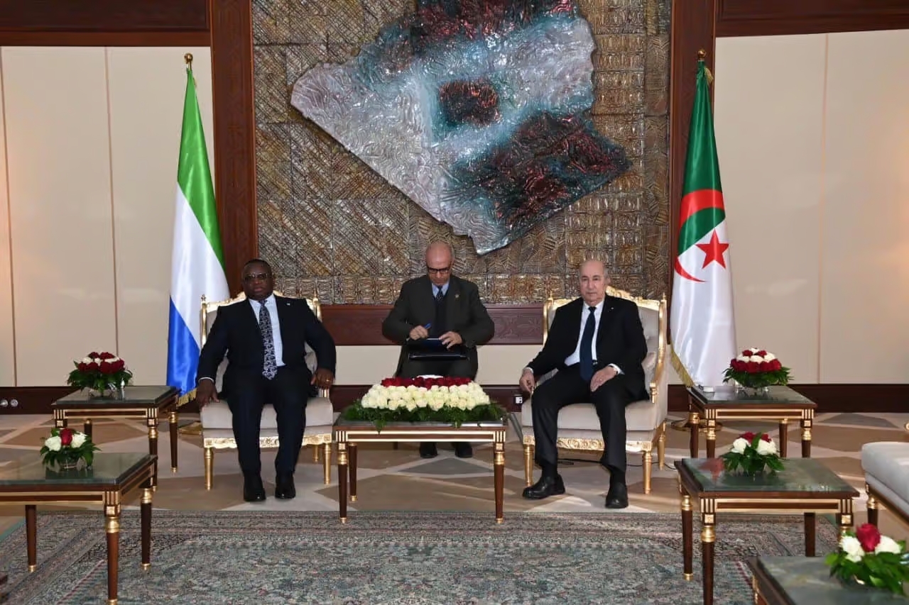 You are currently viewing Diplomatie africaine : l’Algérie et le Sierra Leone forment une alliance stratégique