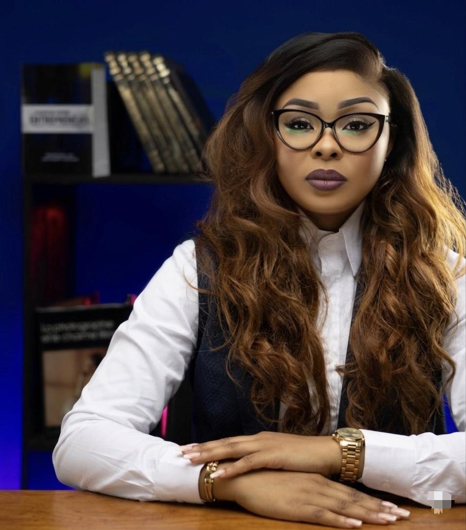 Mme Vanessa ENGAMA