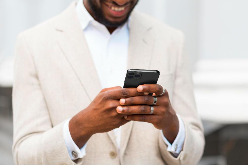 Chaîne WhatsApp CAVIE ÉCHOS&nbsp;: alertes et décryptages de l'actualité économique africaine